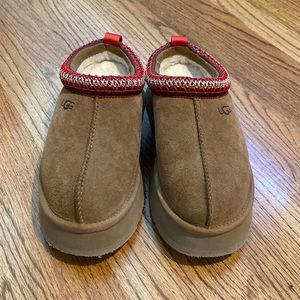 UGG Tazz slippers